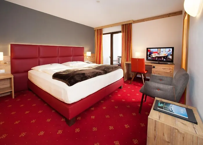 Bruno Hotel Fuegen
